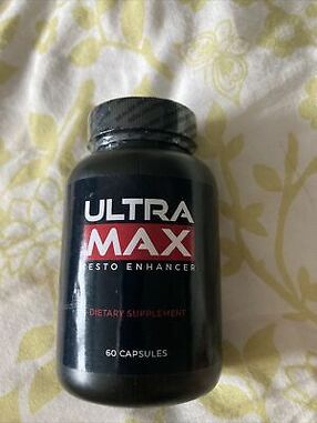 Photo of a jar of UltraMax Testo Enhancer capsules from a review by Heinrich from Berlin