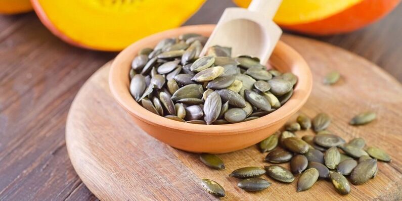 Pumpkin seeds used by one man daily will strengthen the strength